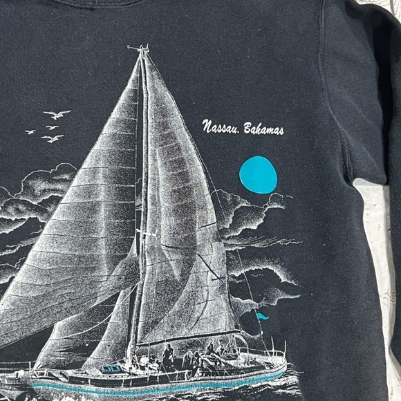 Vintage 1980s Nassau Bahamas Tourism Vacation Destination 80s Sweatshirt - Picture 2 of 4